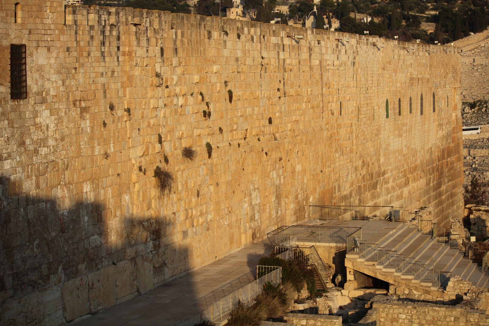 الباب الثلاثي (باب محراب مريم)