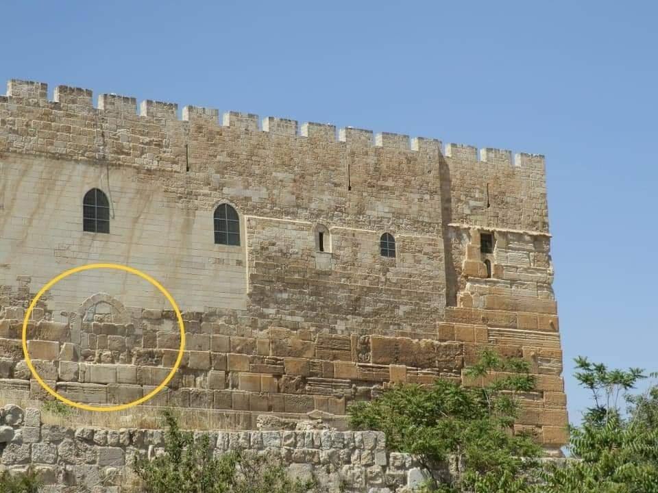 الباب الوحيد (المنفرد)