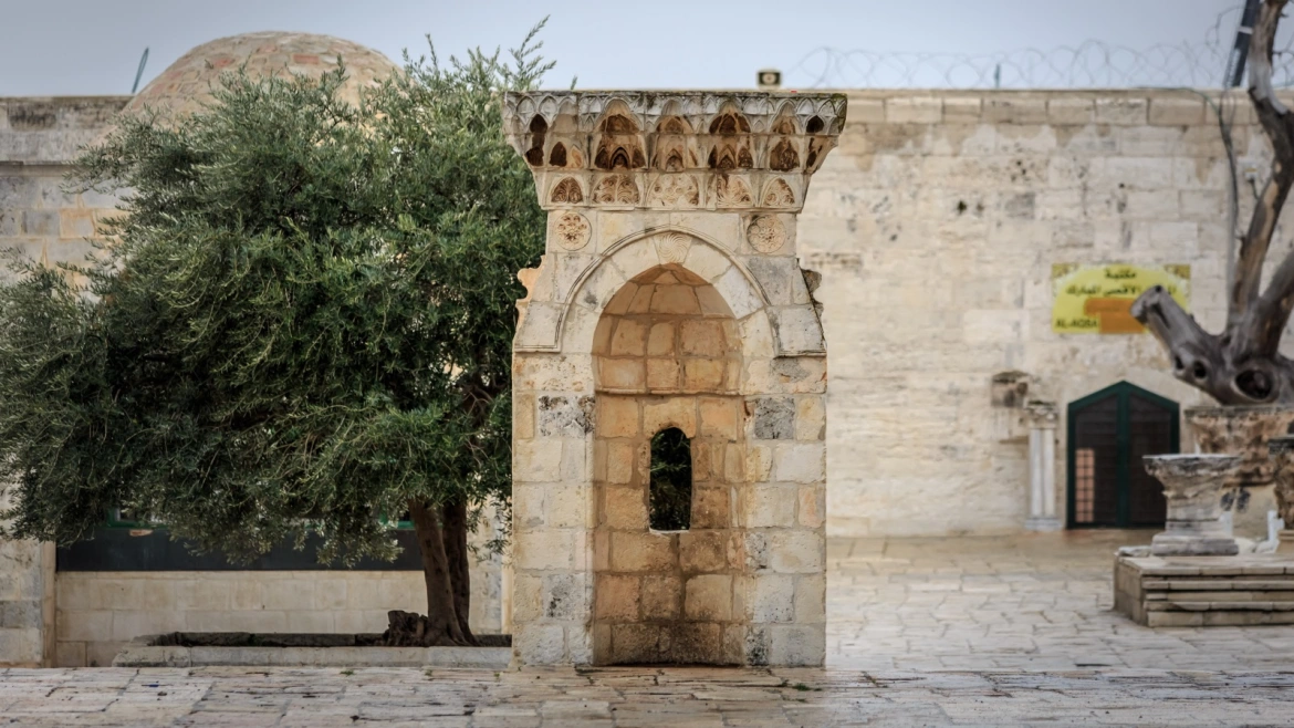 محراب مصطبة الصنوبر